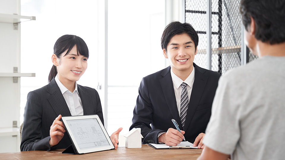 デジタルカタログと紙カタログの使い分け
